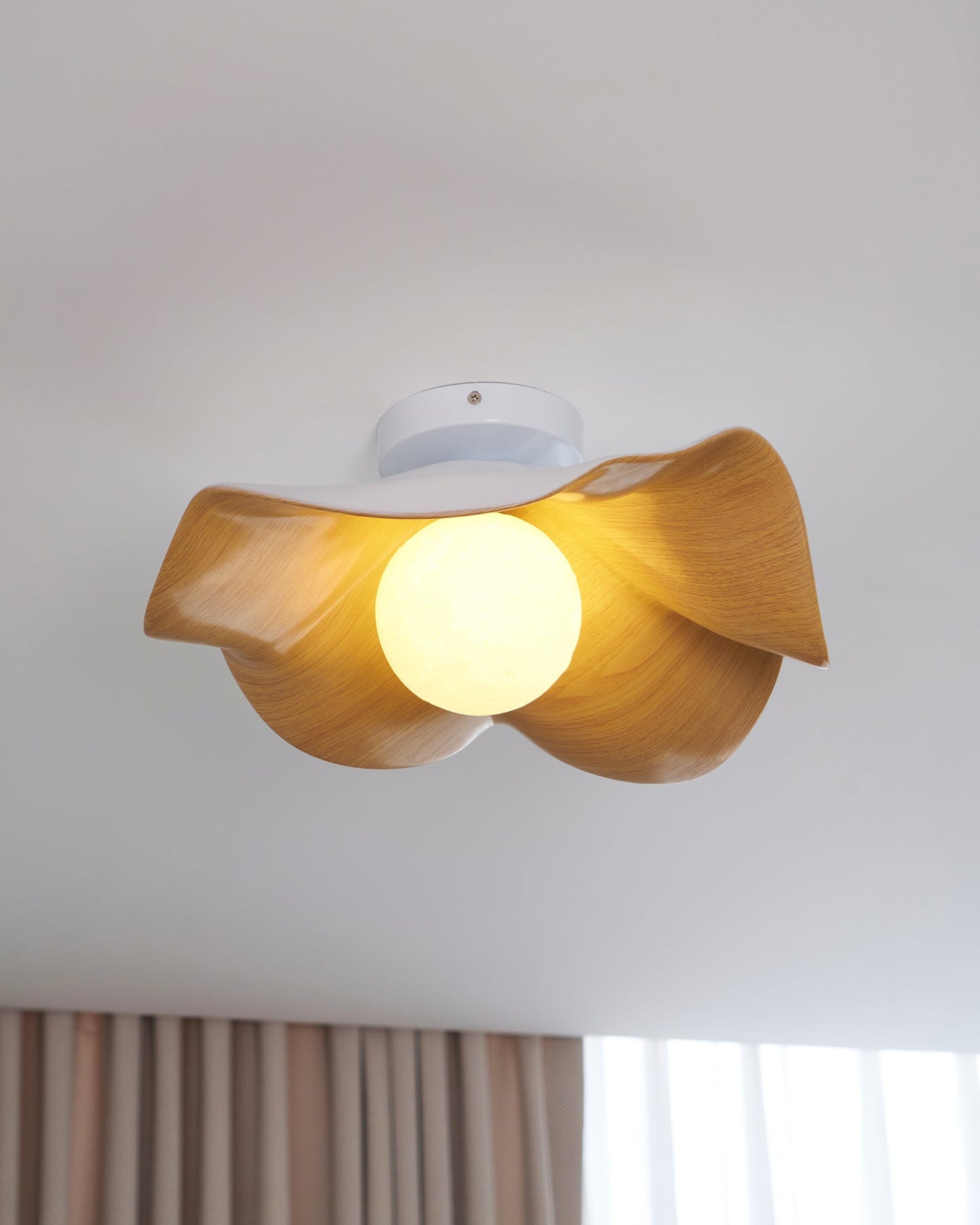 Moderne Plafondlamp Sculpturaal Hout Geïnspireerd Ontwerp
