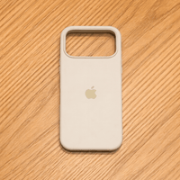 VELVIGUARD – MagSafe-compatibele siliconen hoes met soft-touch oppervlak voor iPhone