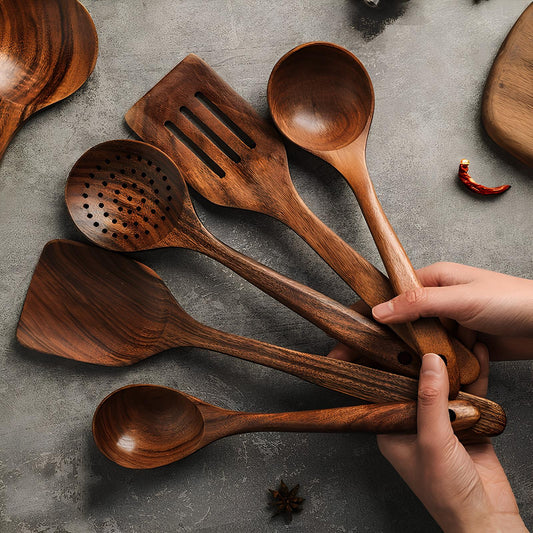 keukengereedschappen in natuurlijk hout set