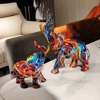 Abstracte meerkleurige olifantenstandbeeld - een majestueus kunstwerk voor thuisdecoratie