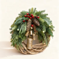 Handgemaakte Boheemse Winterkrans | Klokken, Dennenappels & Bessen | 43 cm | Binnen/Buiten