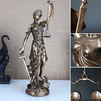 Decoratiestandbeeld van de Godin van de Rechtvaardigheid
