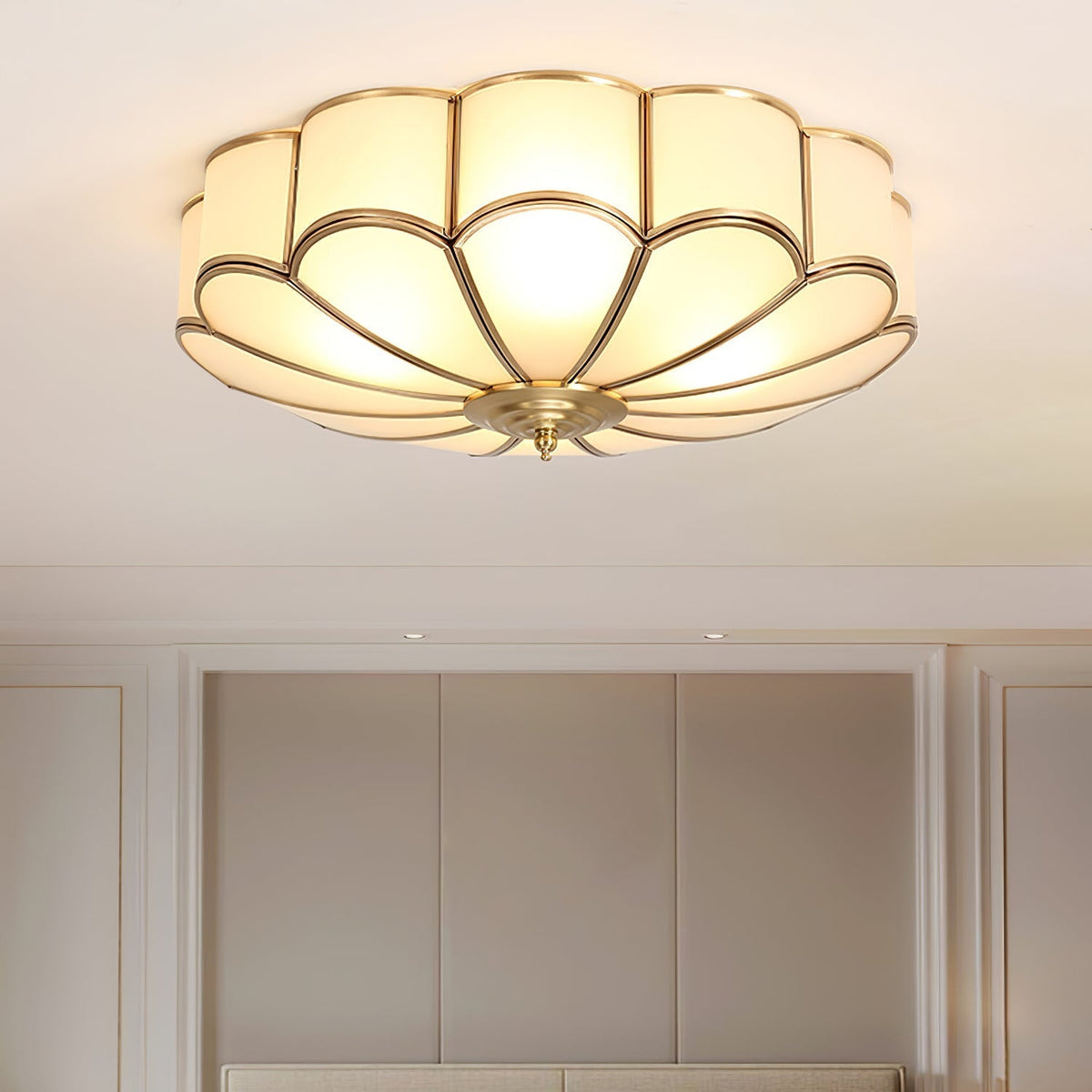 Ulira Plafondlamp Bloemvorm Frosted Glas Messing