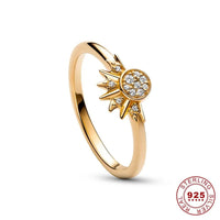 Sprankelende Zilveren Kristallen Ring – Elegante 925 Sterling Zilveren Ring met Maan- & Zonnendesign