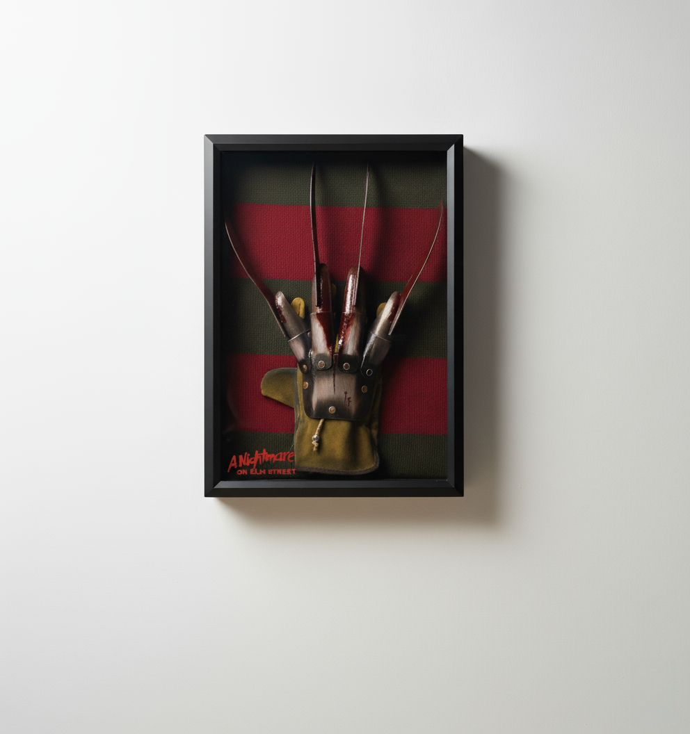 Freddy Krueger Handschoen & Trui Shadow Box | A Nightmare on Elm Street Houten Fotolijst