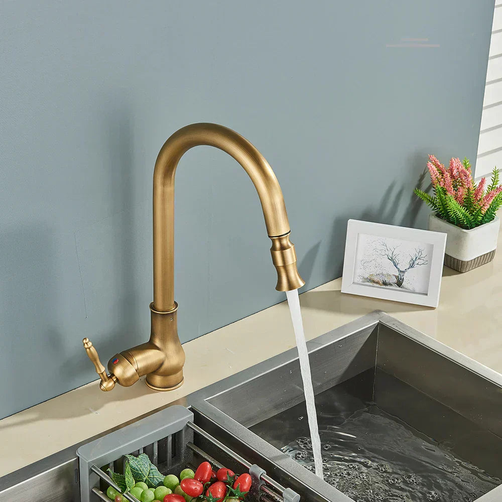 VintageTap Antieke Messing Keukenkraan – Retro Stijl Mengkraan met Draaiende Uitloop