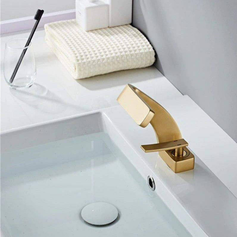 SleekFlow - Modern gebogen kraan voor maximaal comfort