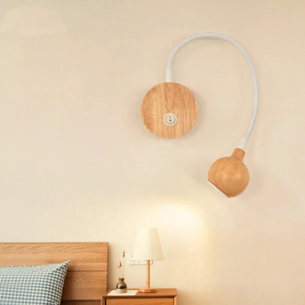 TimberGlow LED Wandlamp | Elegant nachtlampje van natuurlijk hout met gerichte verlichting voor gebruik binnenshuis