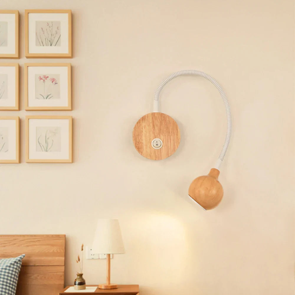TimberGlow LED Wandlamp | Elegant nachtlampje van natuurlijk hout met gerichte verlichting voor gebruik binnenshuis