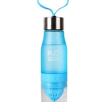 AquaLuxe Elite Hydratatie Fles | Stijlvolle 650ML plastic fles ontworpen om je verfrist te houden met elke slok water of sap.