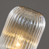 Oriantha - Noordse Tafellamp met Geribbeld Glas