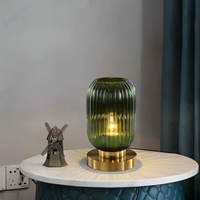 Oriantha - Noordse Tafellamp met Geribbeld Glas