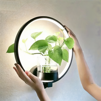 VerdantLume LED-Wandlamp met Plantenhouder