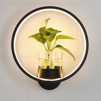 VerdantLume LED-Wandlamp met Plantenhouder