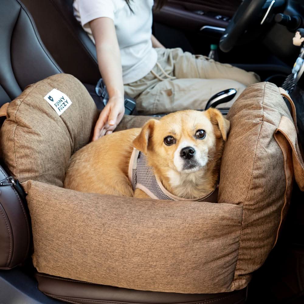 ComfyRide Hondenstoel – Hondenzitbed met veiligheidsgordel & antislip bodem voor auto & thuis