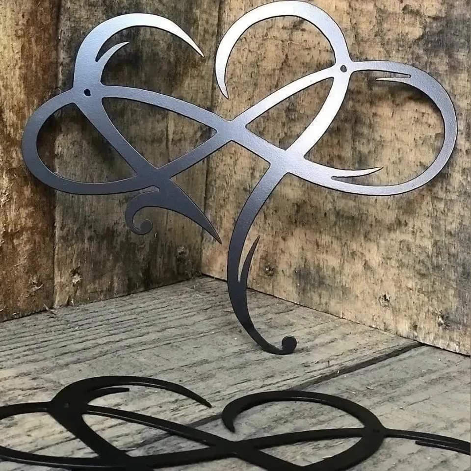 LoveBound - Elegante muurdecoratie in de vorm van een hart en het symbool van de oneindigheid
