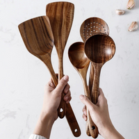 Keukenaccessoires Set in Hout - Rustiek Ontwerp voor Thuischefs