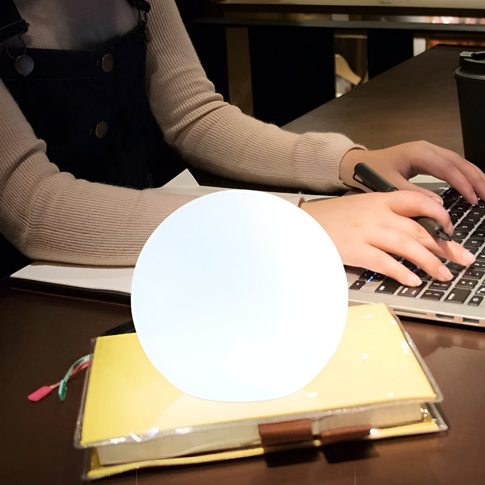 Thessara - LED Tafellamp met Dynamische Kleurverandering in Bolvorm