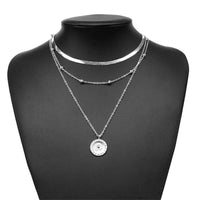 Lunaria Halsketting – Drievoudige Halsketting van Zilver voor Elegantie & Zelfvertrouwen
