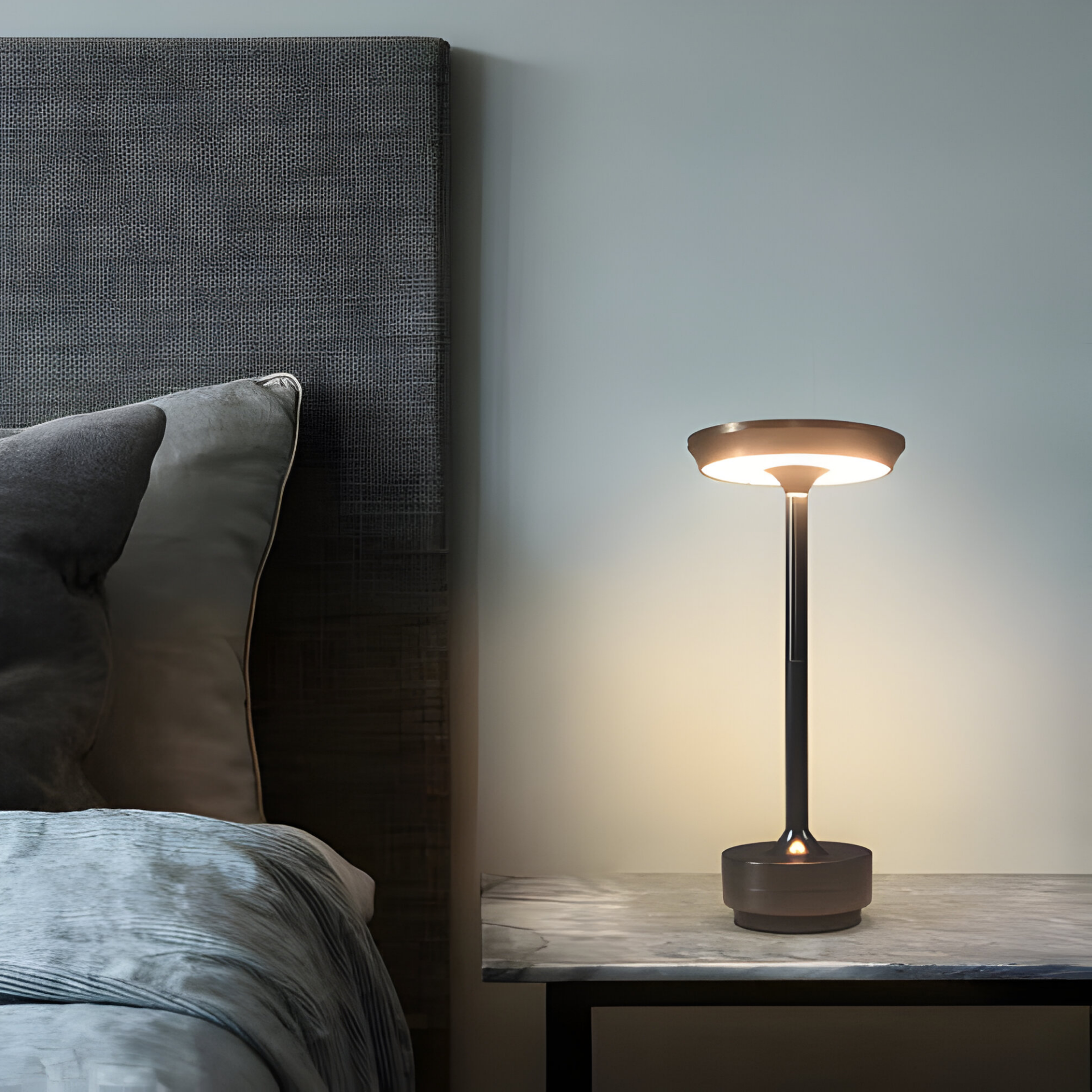 Oplaadbare LED Tafellamp met Schijflichtkop en Metalen Basis