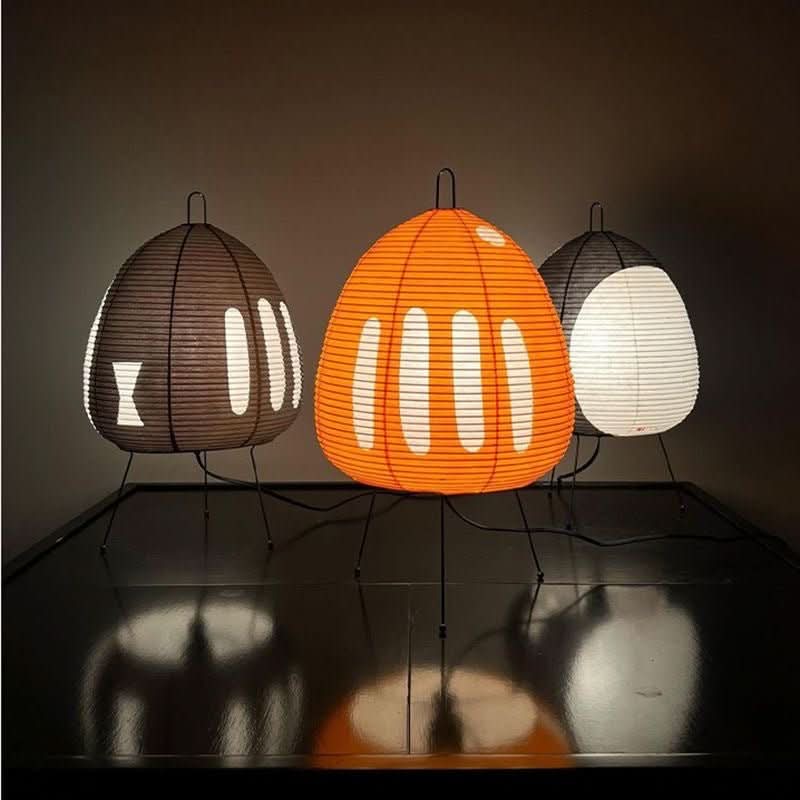 Tafellamp met rijstpapier lampenkap en Japans geïnspireerd ontwerp