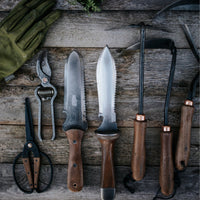 Survivalmes Van TrailForge Pro Grip Met Ergonomisch Handvat En Robuust Lemmet