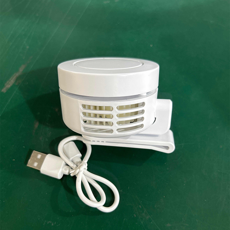 BreezeGo™ | Mini-Ventilator – Clip, 3 standen, stil & oplaadbaar