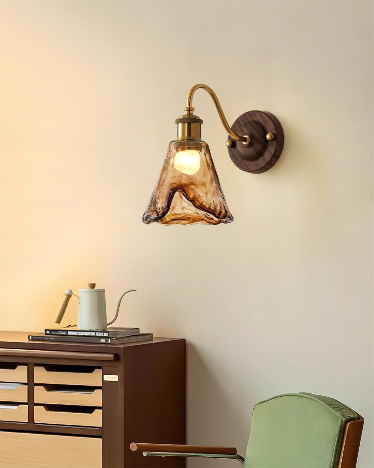 Wandlamp Amber Glazen Kap Walnut Goud Vintage Modern Sconces