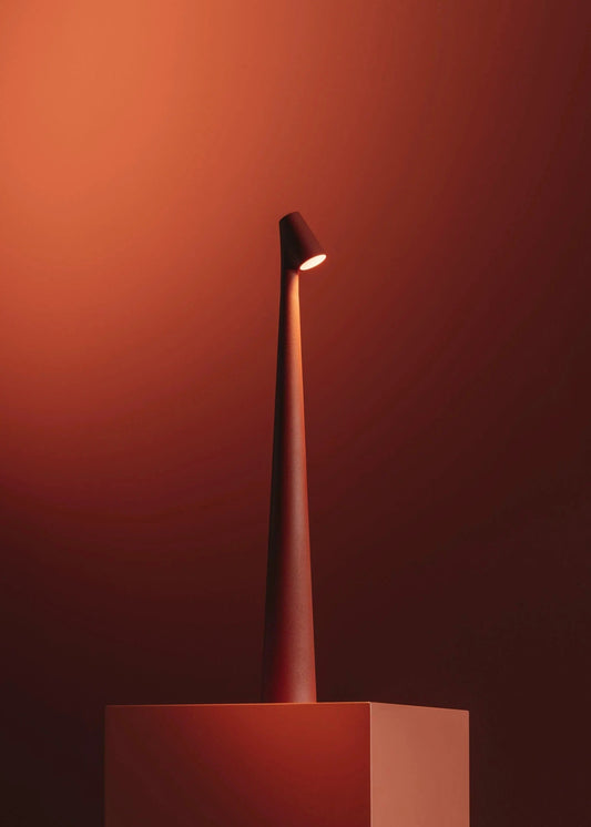 NordicGlow | Dimbare Draadloze LED Tafellamp voor Moderne Omgevingen