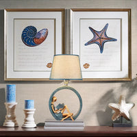 Moderne Meisje Lezende Hars Nachtlamp 1-Licht Tafelstandverlichting met Tapered Stoffen Schaduw in Blauw