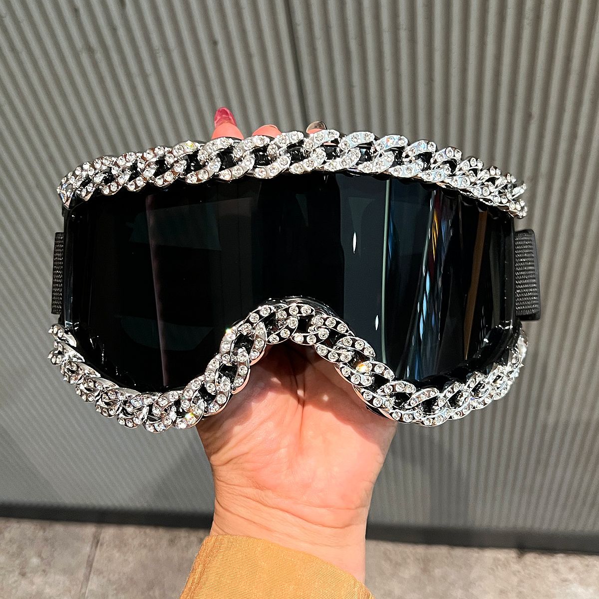 Vrouwenmodieuze skibril met strass versierde montuur van