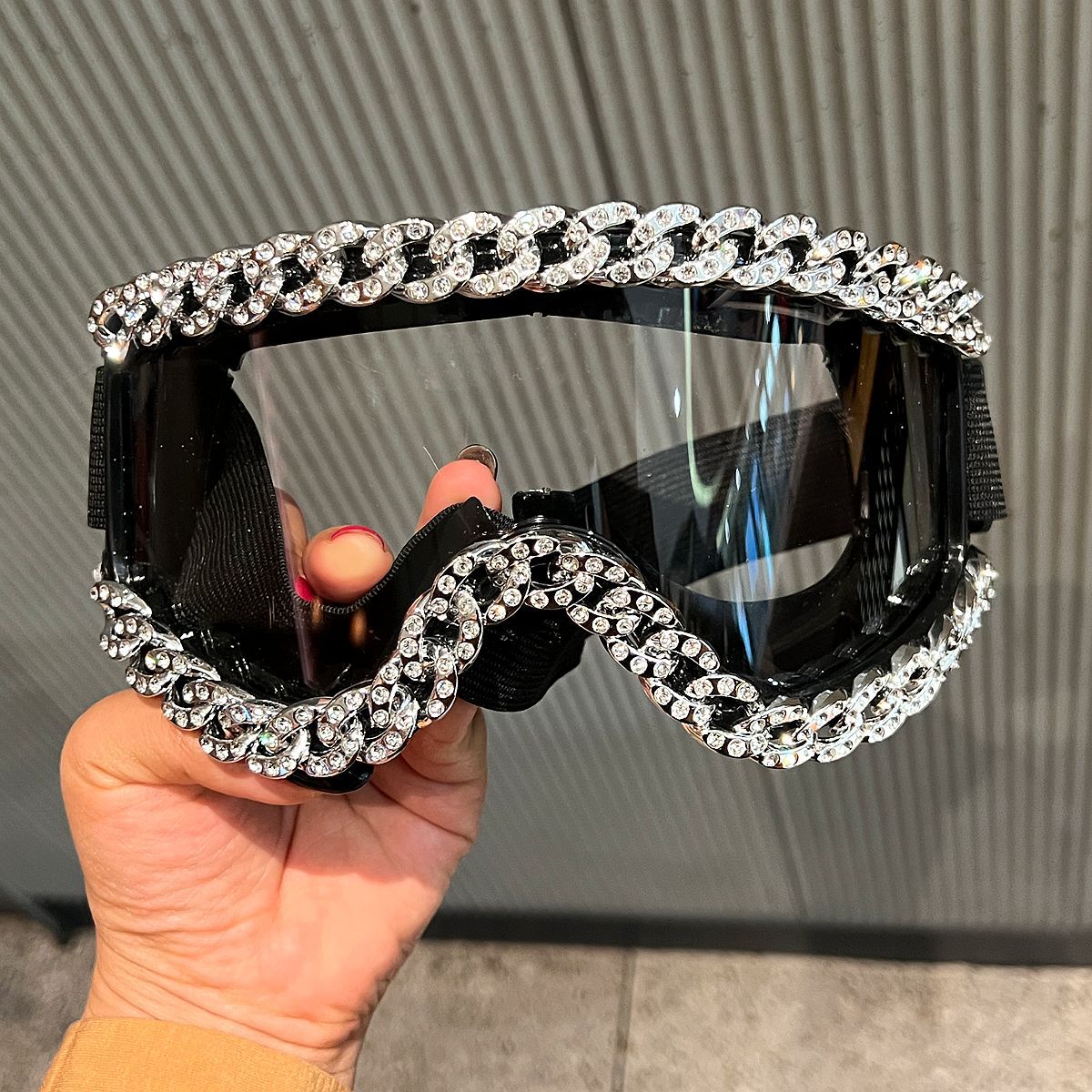 Vrouwenmodieuze skibril met strass versierde montuur van
