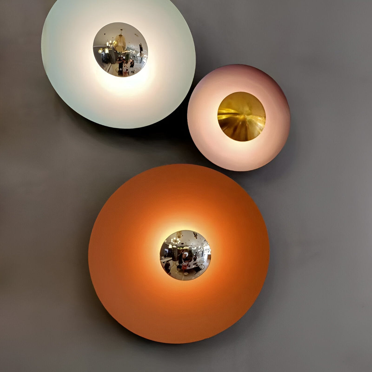 Kleurrijke Ronde Metalen Wandlamp