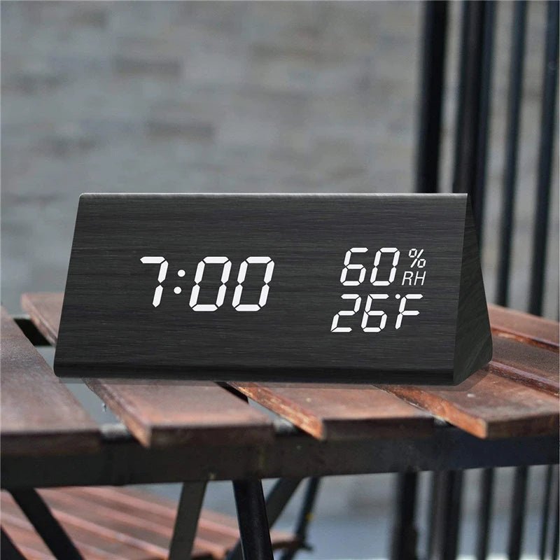 ECOCLOCK – Minimalistische Digitale Houten Klok met Temperatuurweergave & Lichtregeling