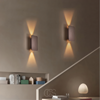 Houten wandlamp