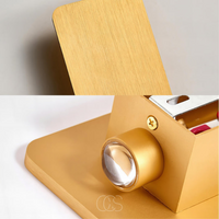 Houten wandlamp