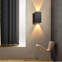 Houten wandlamp