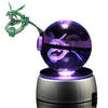 CrystalMon | 3D-gegraveerde kristallen bol met LED Licht Voet