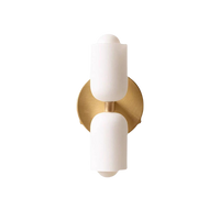 Elegant Crème Acryl Metaal Basis Minimalistische Wandlamp