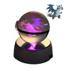 CrystalMon | 3D-gegraveerde kristallen bol met LED Licht Voet