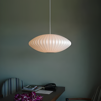Ovale hanglamp met verticaal gestreepte kap