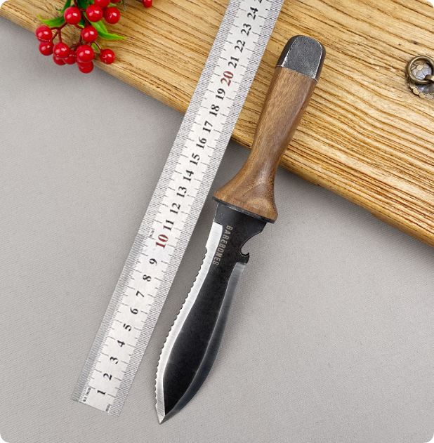 Survivalmes Van TrailForge Pro Grip Met Ergonomisch Handvat En Robuust Lemmet