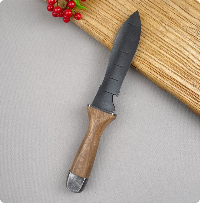 Survivalmes Van TrailForge Pro Grip Met Ergonomisch Handvat En Robuust Lemmet