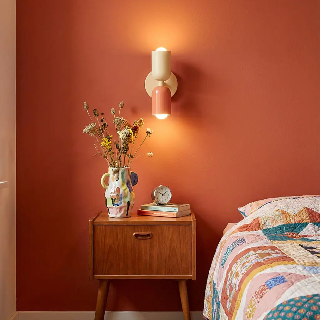 Retro wandlamp in heldere kleuren