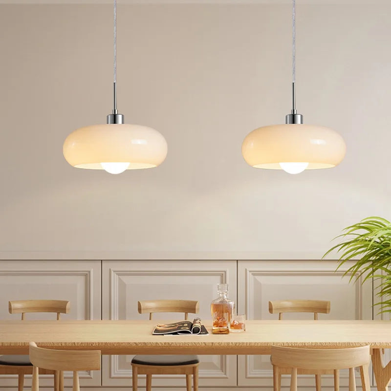Hanglamp met opalescente lampenkap – een elegante retro Bauhaus stijl