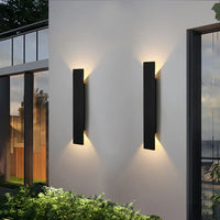 Moderne Buitenlamp – LED Wandlamp Op/Neer, Waterdicht, Verticale Ontwerp