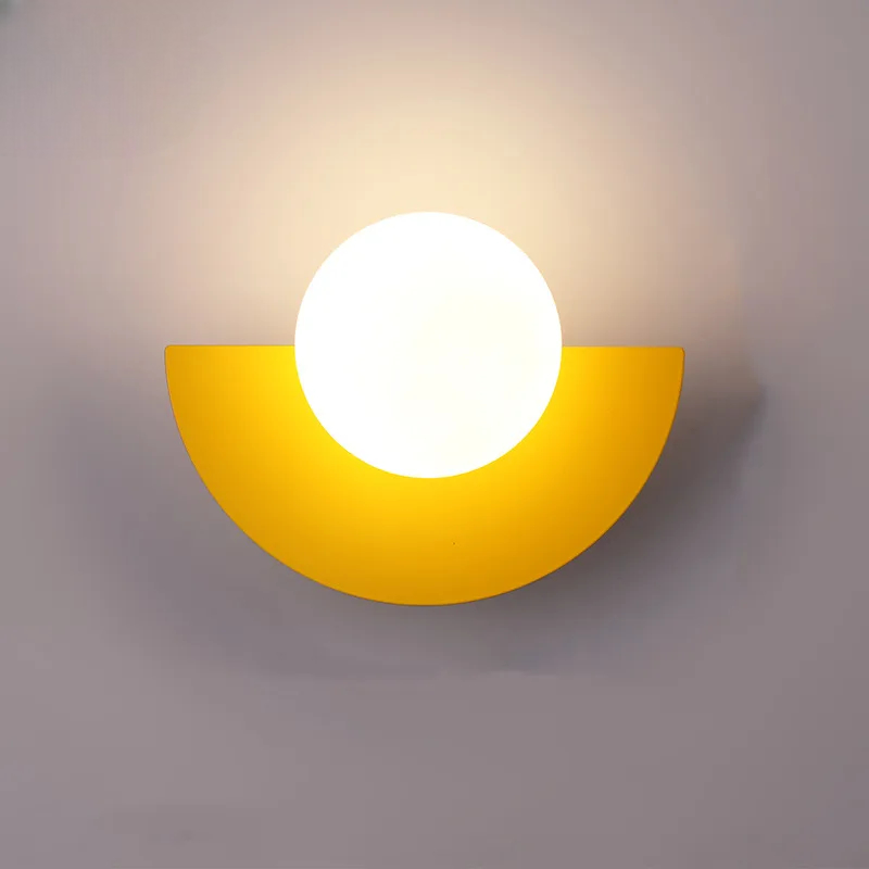 Moderne LED wandlamp in geometrische halve cirkel stijl