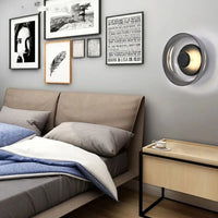 Moderne wandlamp met ronde kap