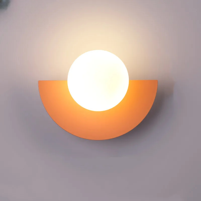 Moderne LED wandlamp in geometrische halve cirkel stijl