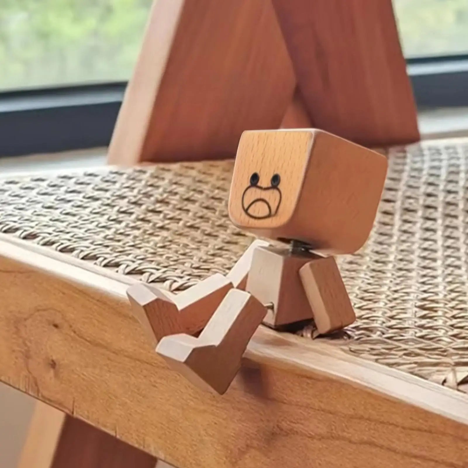 HolzLiora™ - Handgemaakte Houten Figuur